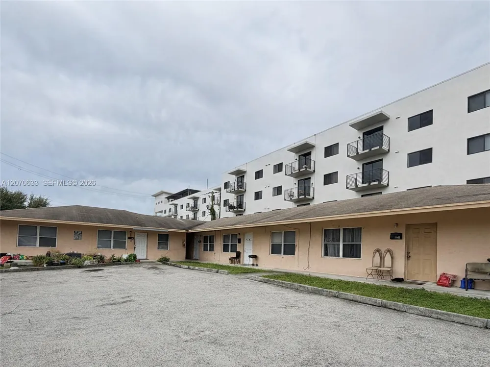 2224 Pierce St #26 Hollywood, FL 33020