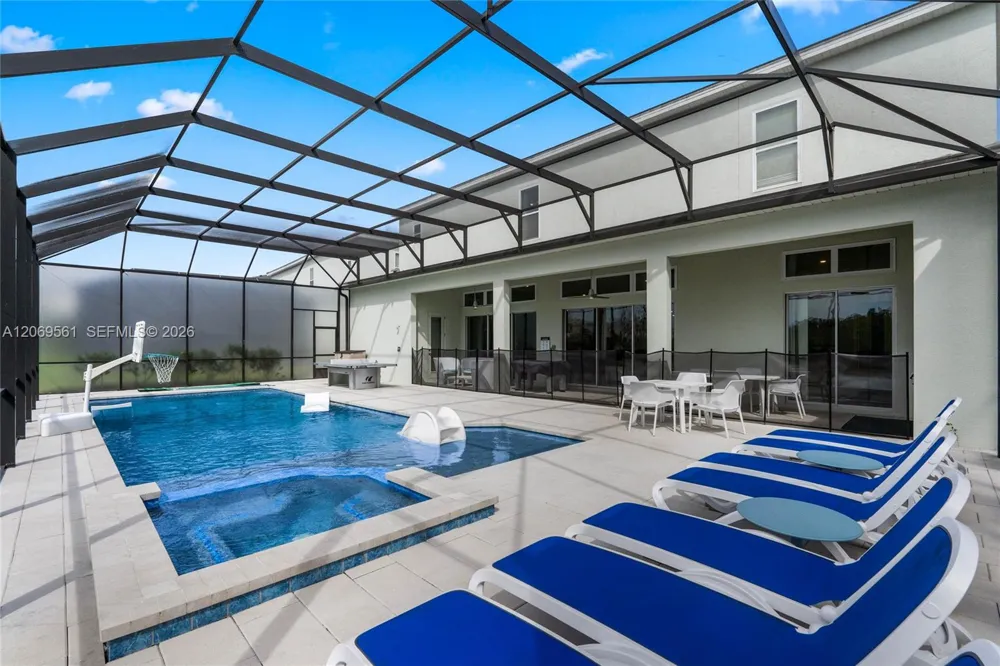1743 oak blossom dr Davenport, FL 33837