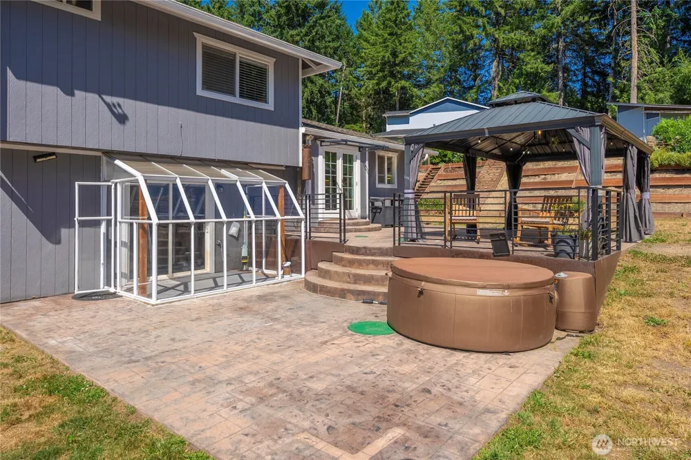 3288 NW Happy Hollow Lane Silverdale, WA 98383