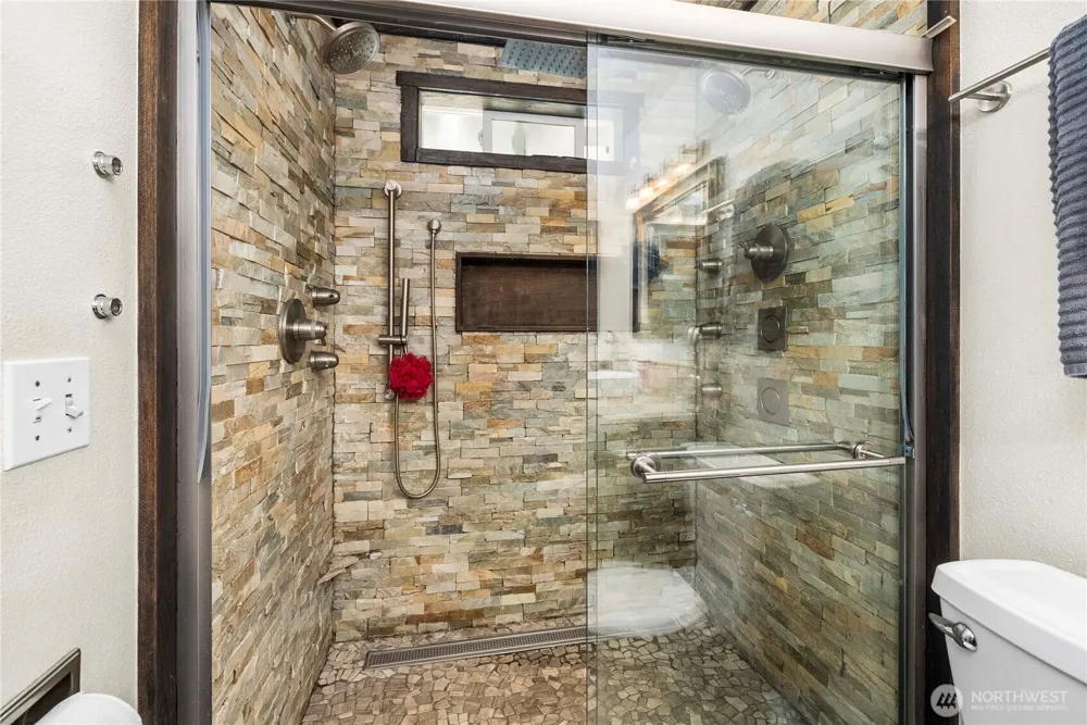 3288 NW Happy Hollow Lane Silverdale, WA 98383