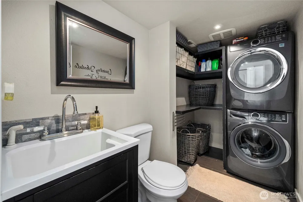 3288 NW Happy Hollow Lane Silverdale, WA 98383