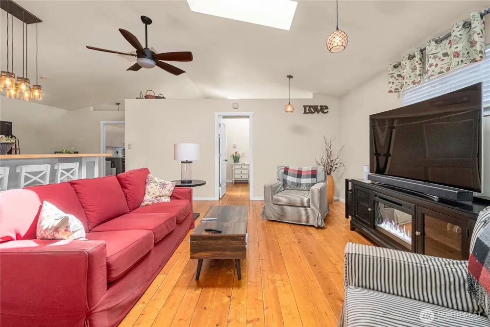 3288 NW Happy Hollow Lane Silverdale, WA 98383