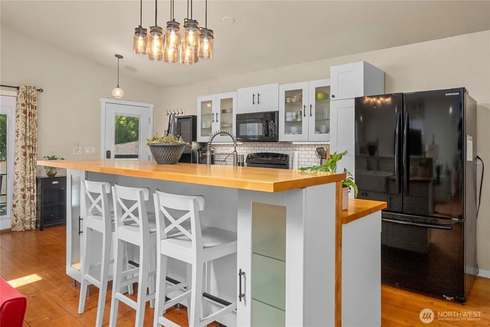 3288 NW Happy Hollow Lane Silverdale, WA 98383