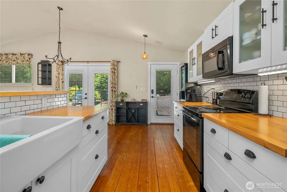 3288 NW Happy Hollow Lane Silverdale, WA 98383