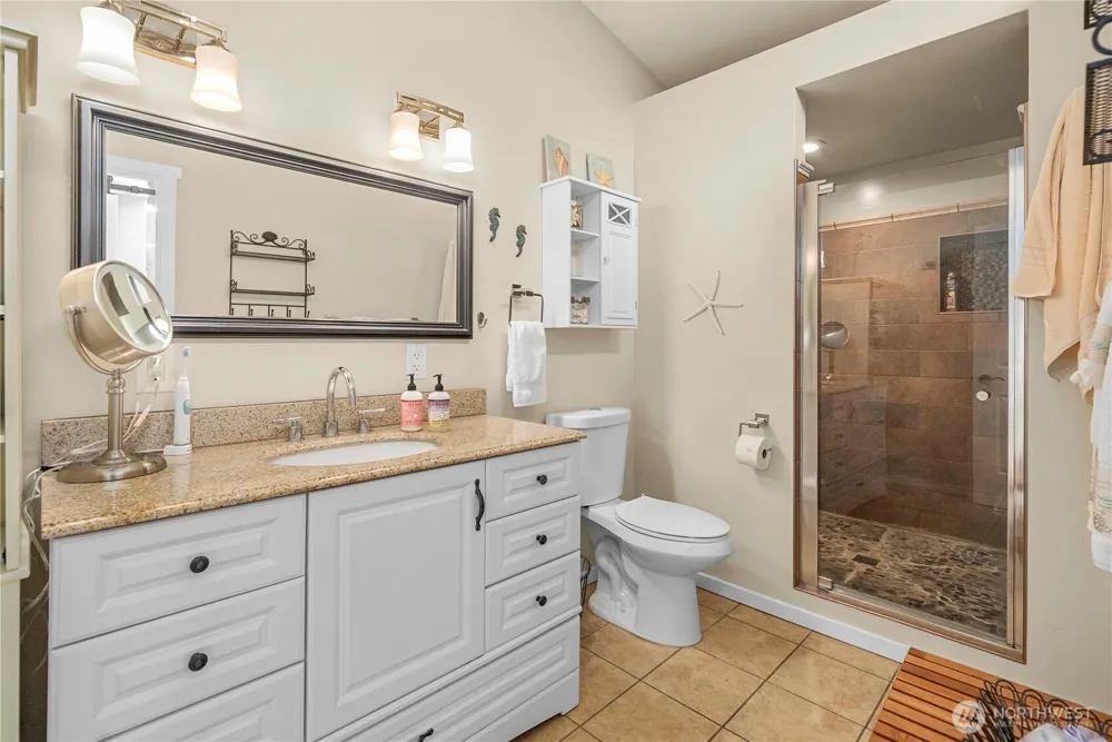 3288 NW Happy Hollow Lane Silverdale, WA 98383