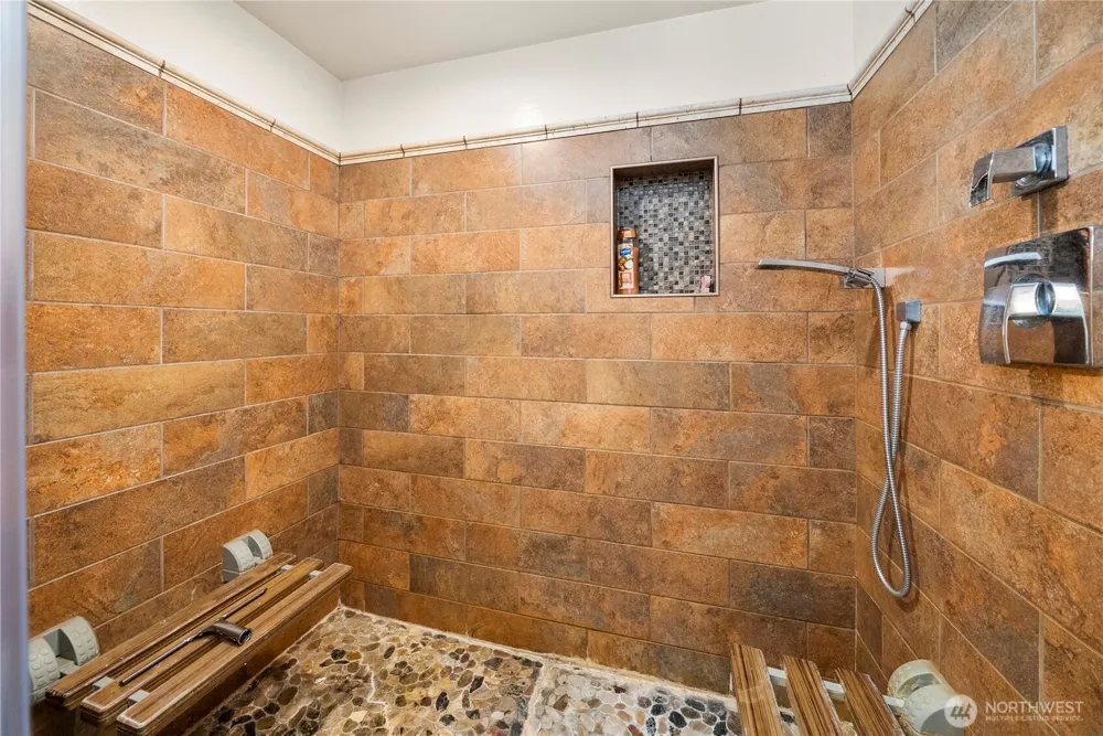 3288 NW Happy Hollow Lane Silverdale, WA 98383