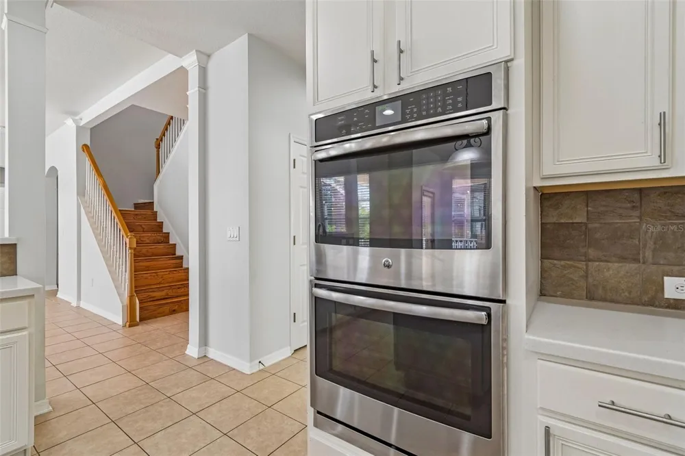 8523 NORTHTON GROVES BOULEVARD Odessa, FL 33556