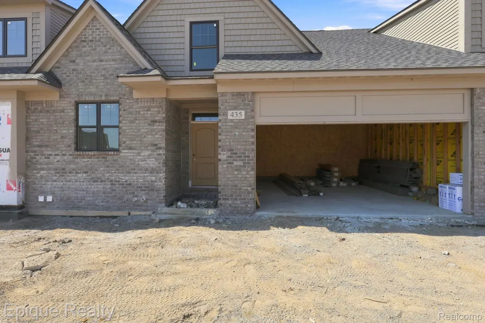 435 Cornerstone Drive #69 Oxford Charter Township, MI 48371