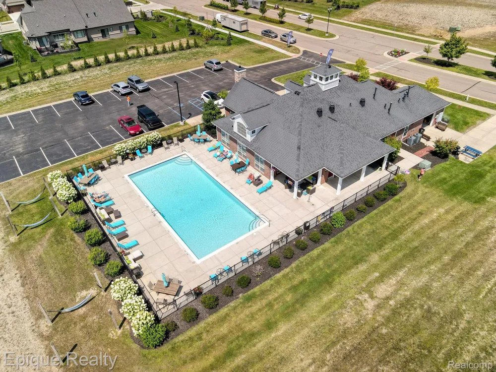 435 Cornerstone Drive #69 Oxford Charter Township, MI 48371