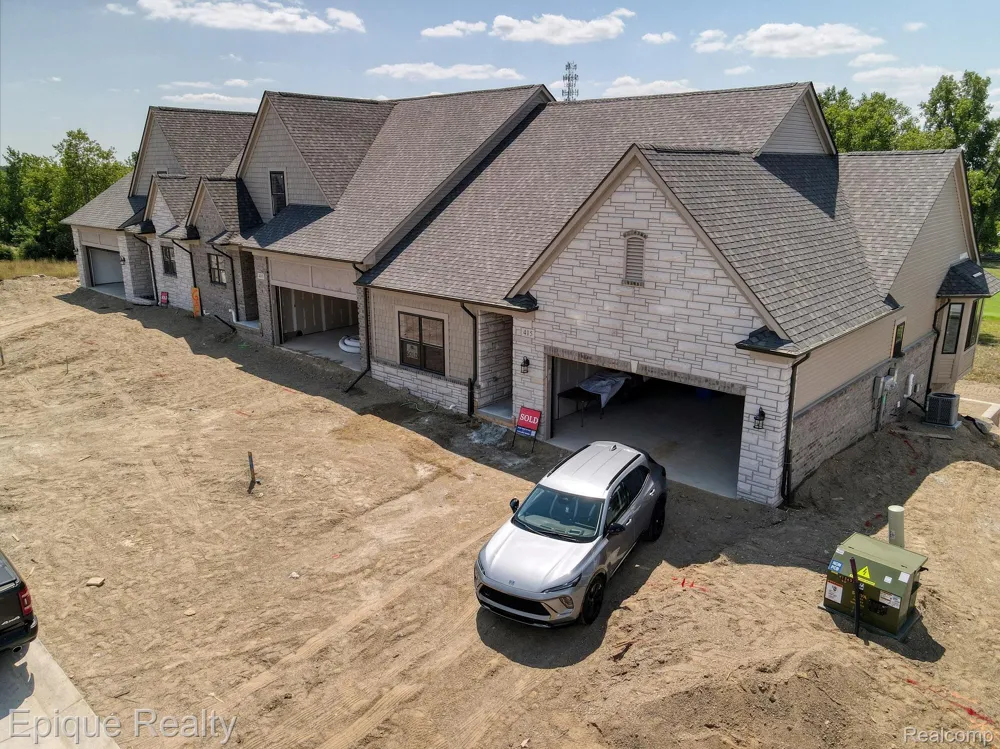 435 Cornerstone Drive #69 Oxford Charter Township, MI 48371
