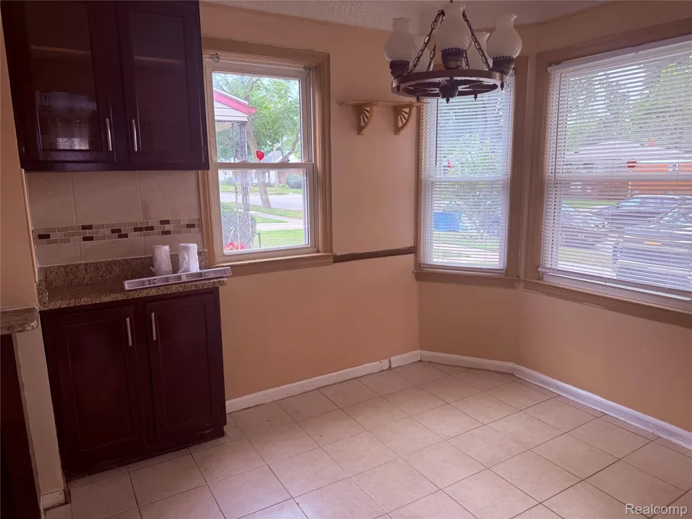 6732 Rockdale Street Dearborn Heights City, MI 48127