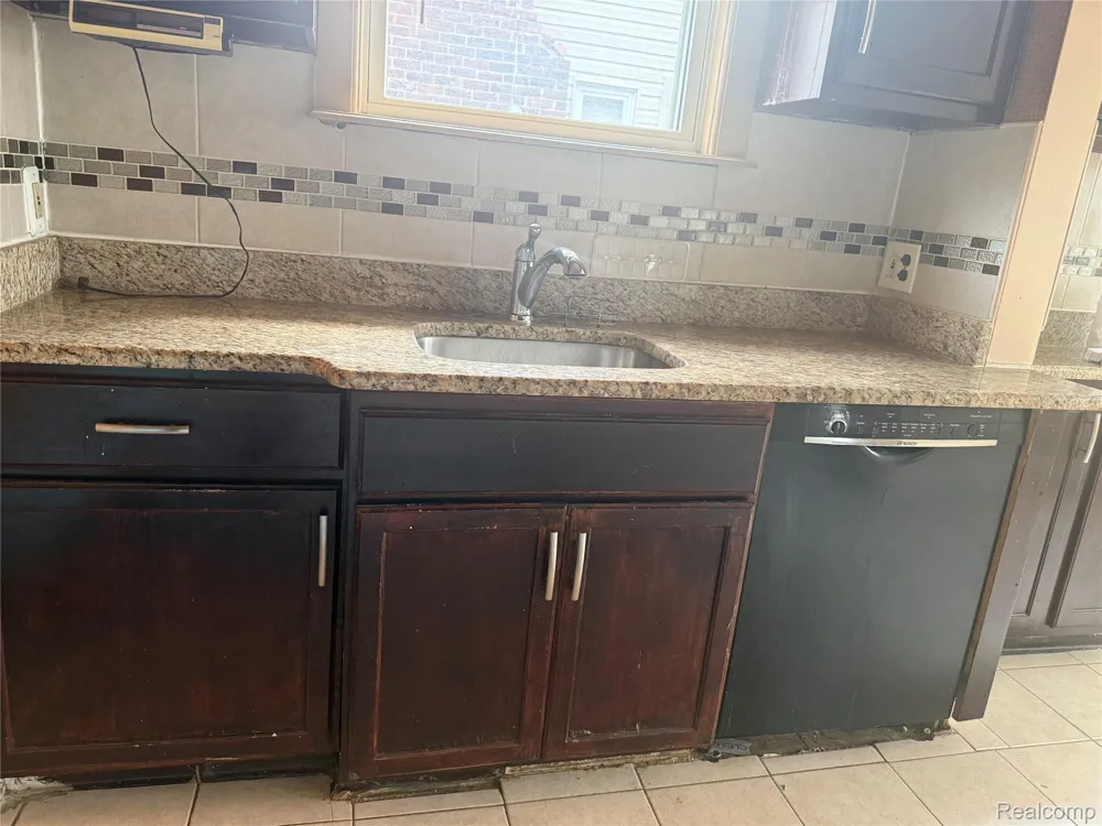 6732 Rockdale Street Dearborn Heights City, MI 48127