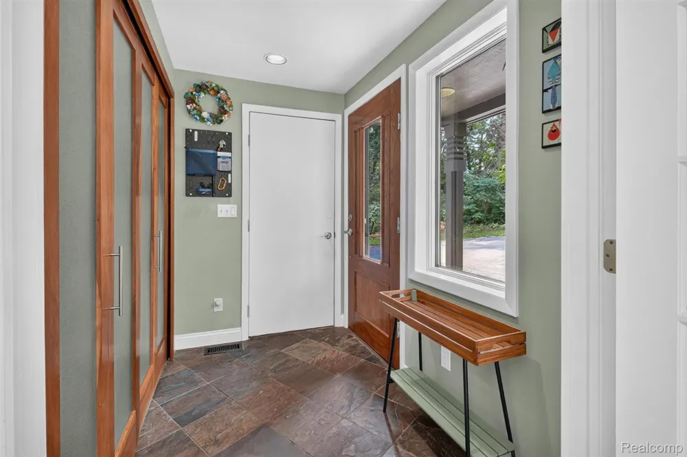 9319 Faussett Road Tyrone Township, MI 48430