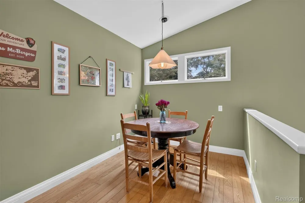 9319 Faussett Road Tyrone Township, MI 48430