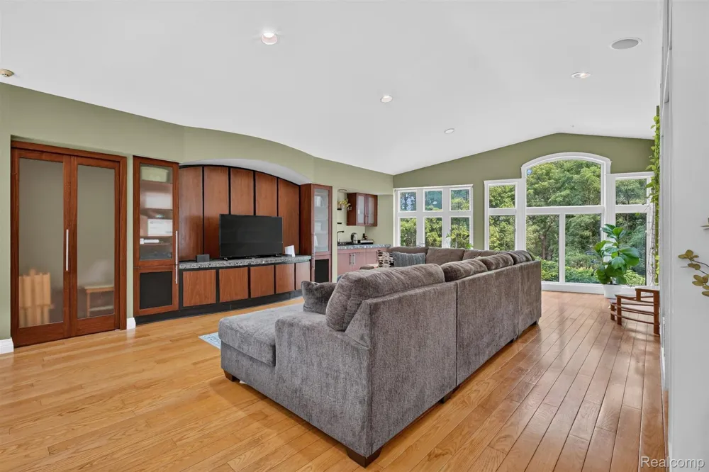 9319 Faussett Road Tyrone Township, MI 48430