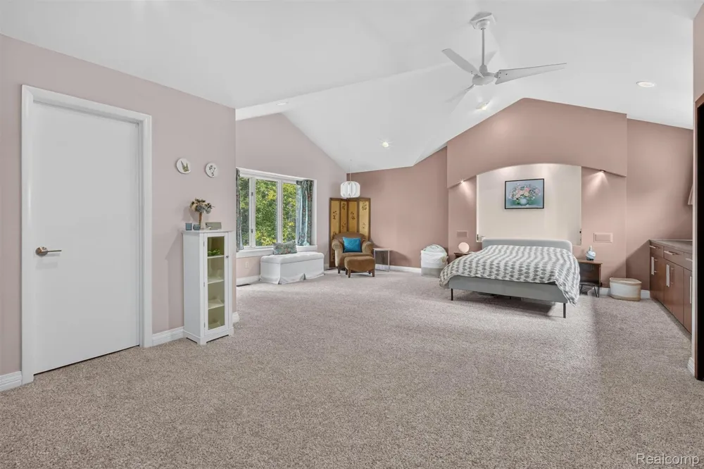9319 Faussett Road Tyrone Township, MI 48430