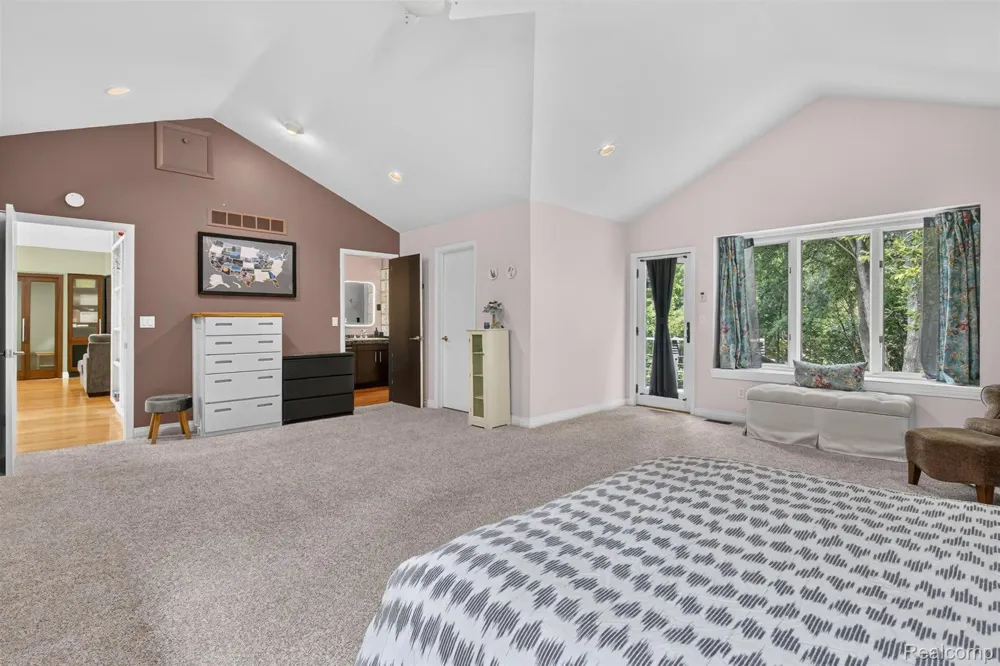 9319 Faussett Road Tyrone Township, MI 48430