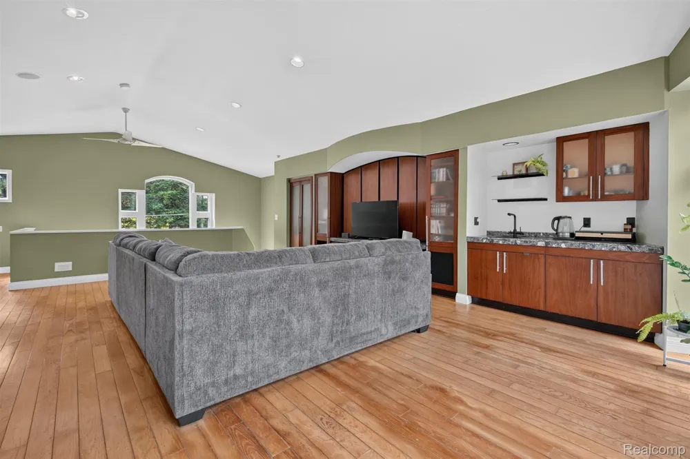 9319 Faussett Road Tyrone Township, MI 48430