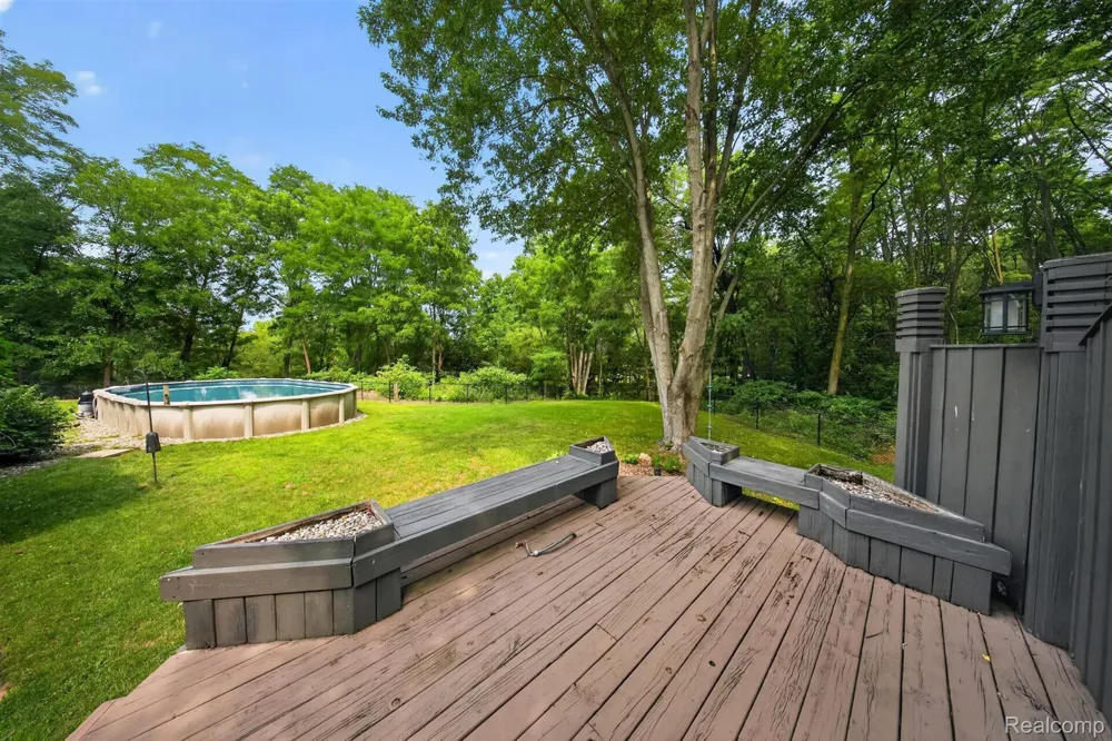 9319 Faussett Road Tyrone Township, MI 48430