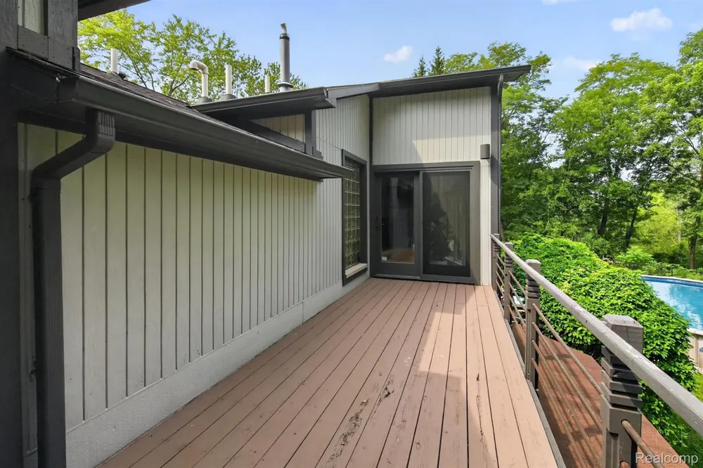 9319 Faussett Road Tyrone Township, MI 48430