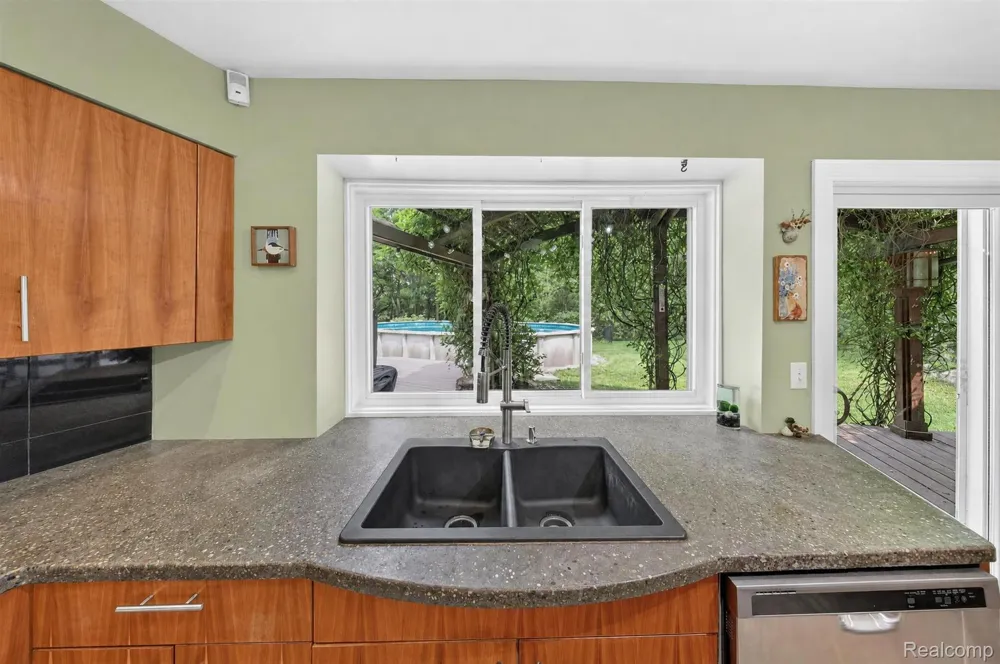 9319 Faussett Road Tyrone Township, MI 48430