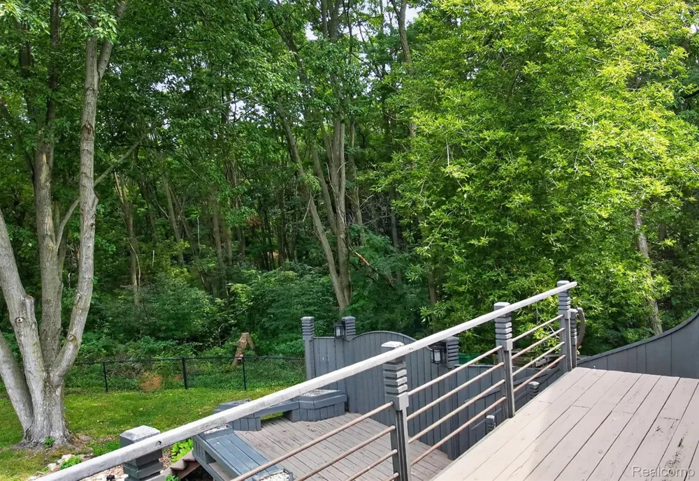 9319 Faussett Road Tyrone Township, MI 48430