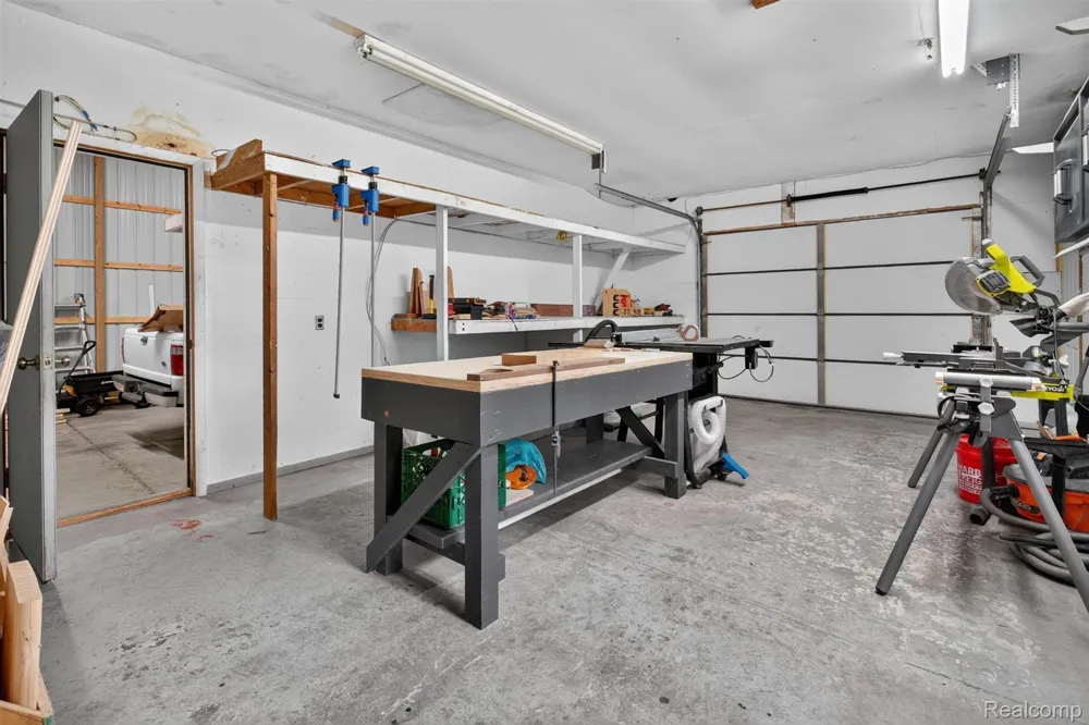9319 Faussett Road Tyrone Township, MI 48430