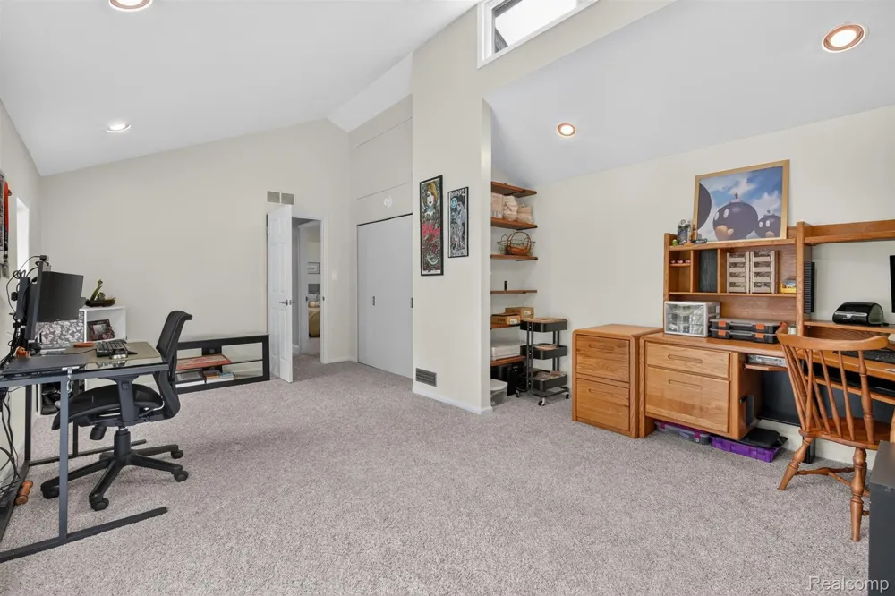 9319 Faussett Road Tyrone Township, MI 48430