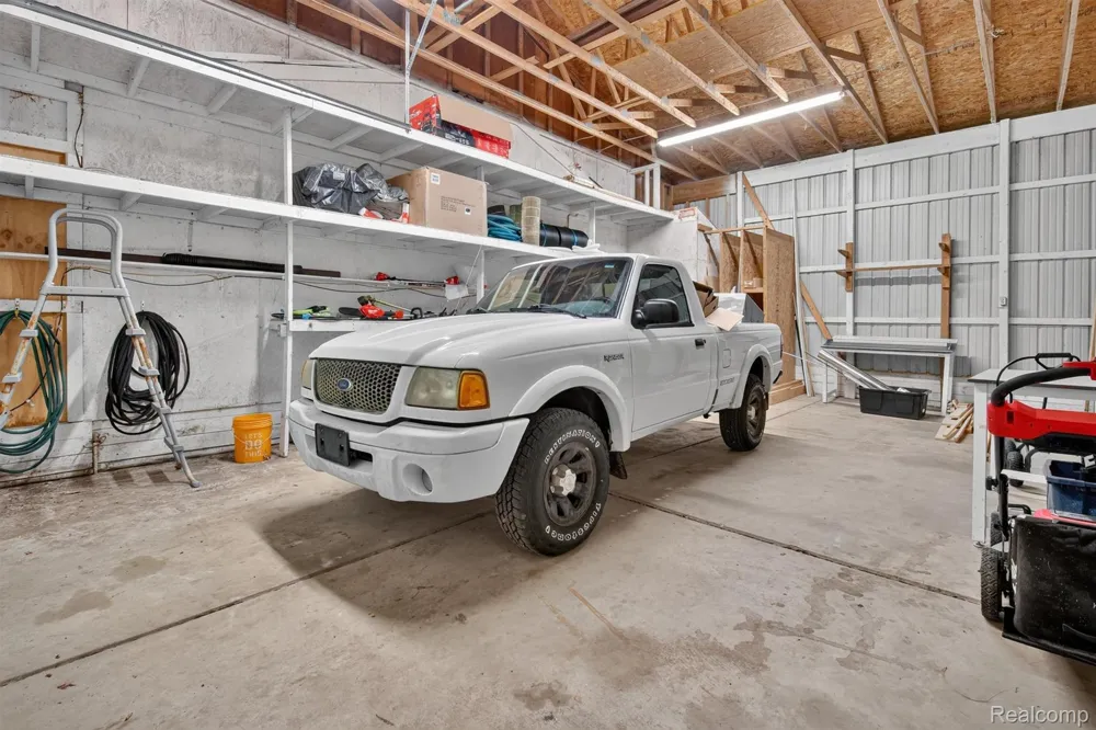 9319 Faussett Road Tyrone Township, MI 48430