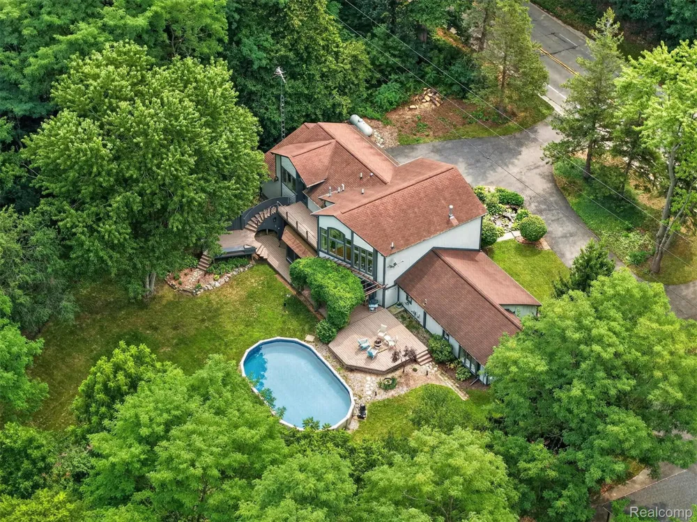 9319 Faussett Road Tyrone Township, MI 48430