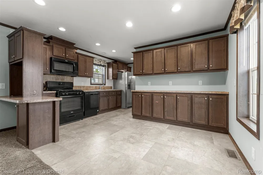 76 Fawn Lake Drive Walled Lake City, MI 48390