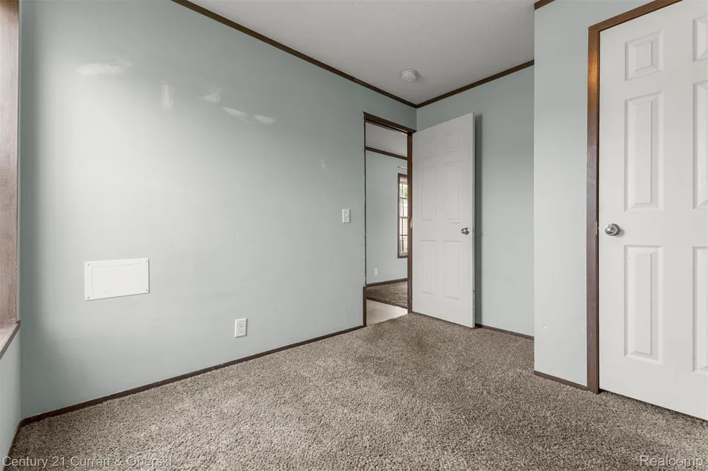 76 Fawn Lake Drive Walled Lake City, MI 48390