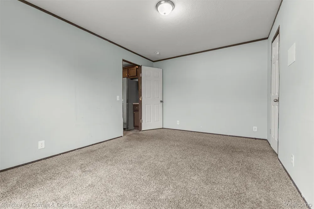 76 Fawn Lake Drive Walled Lake City, MI 48390