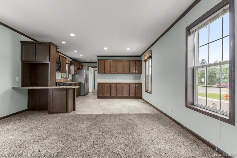 76 Fawn Lake Drive Walled Lake City, MI 48390