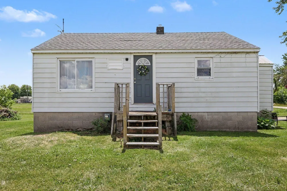 530 Crump Street Garfield Township, MI 48634
