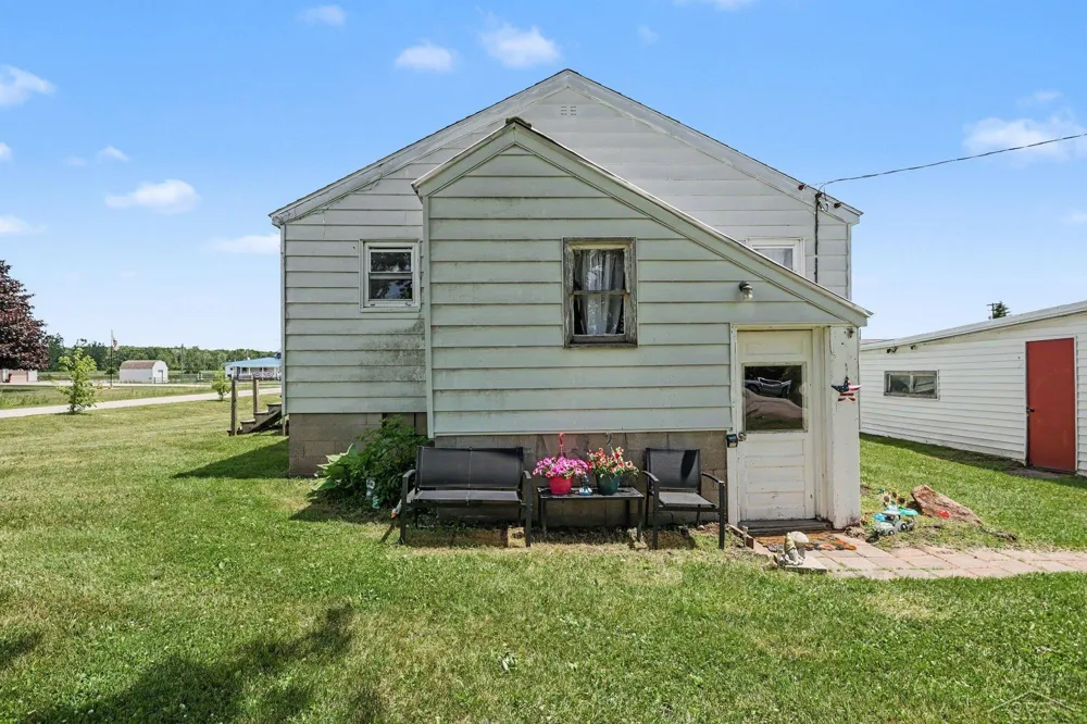530 Crump Street Garfield Township, MI 48634