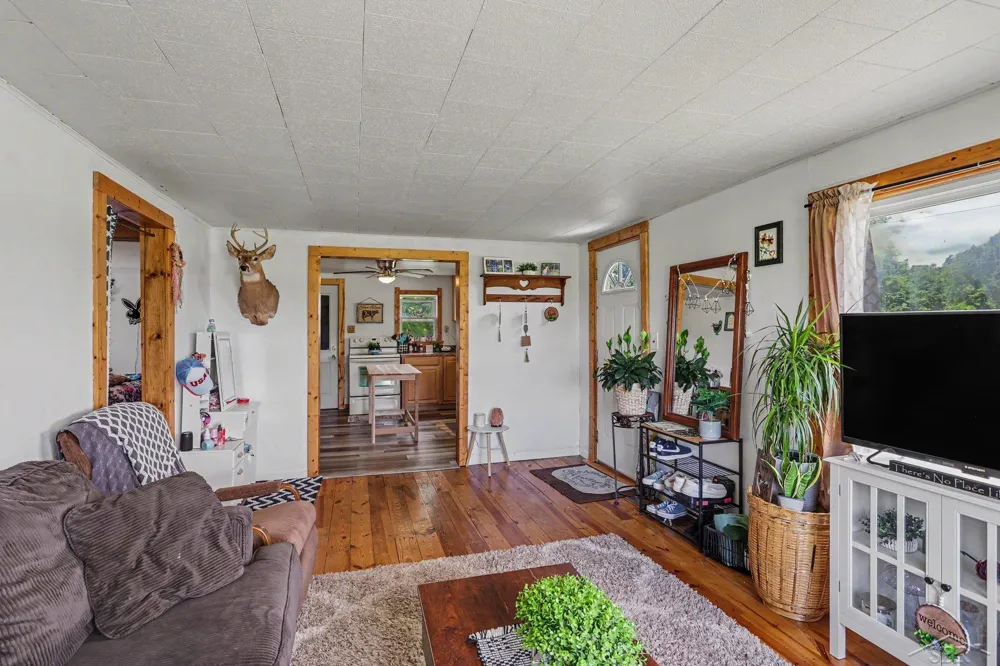 530 Crump Street Garfield Township, MI 48634