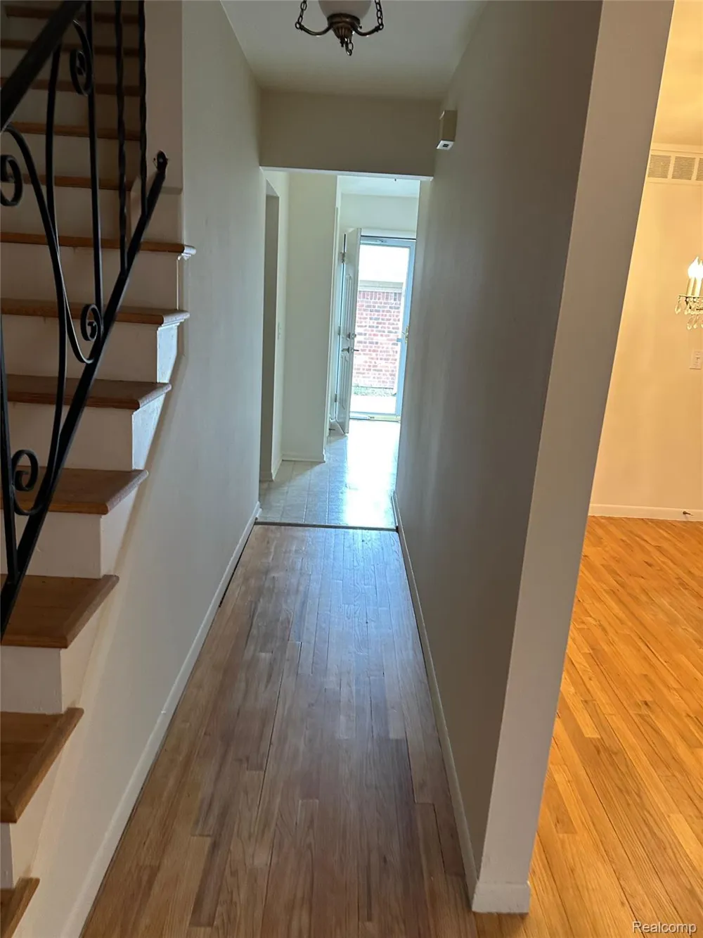409 Fox Hills Drive Bloomfield Hills City, MI 48304