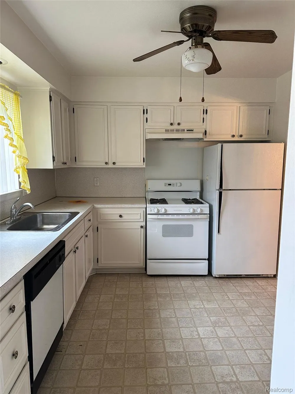 409 Fox Hills Drive Bloomfield Hills City, MI 48304