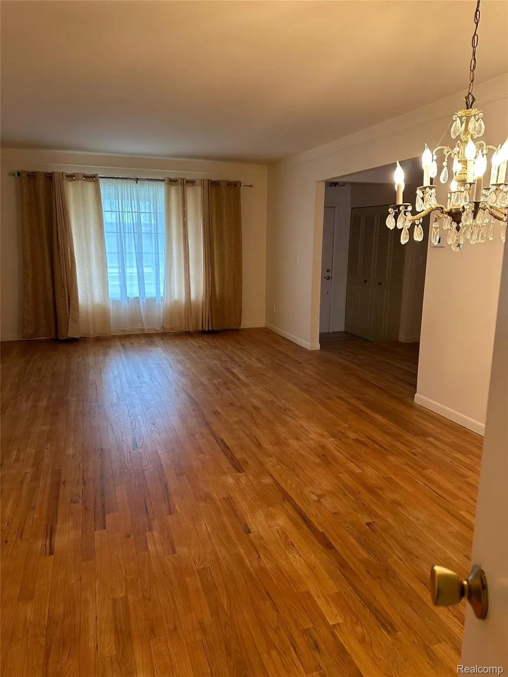 409 Fox Hills Drive Bloomfield Hills City, MI 48304