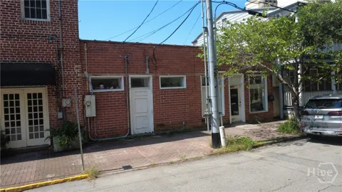 305 W Harris Street