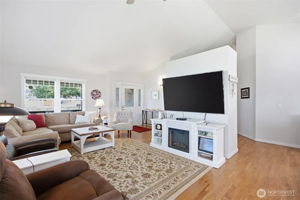 7203 Dahl NE Moses Lake, WA 98837