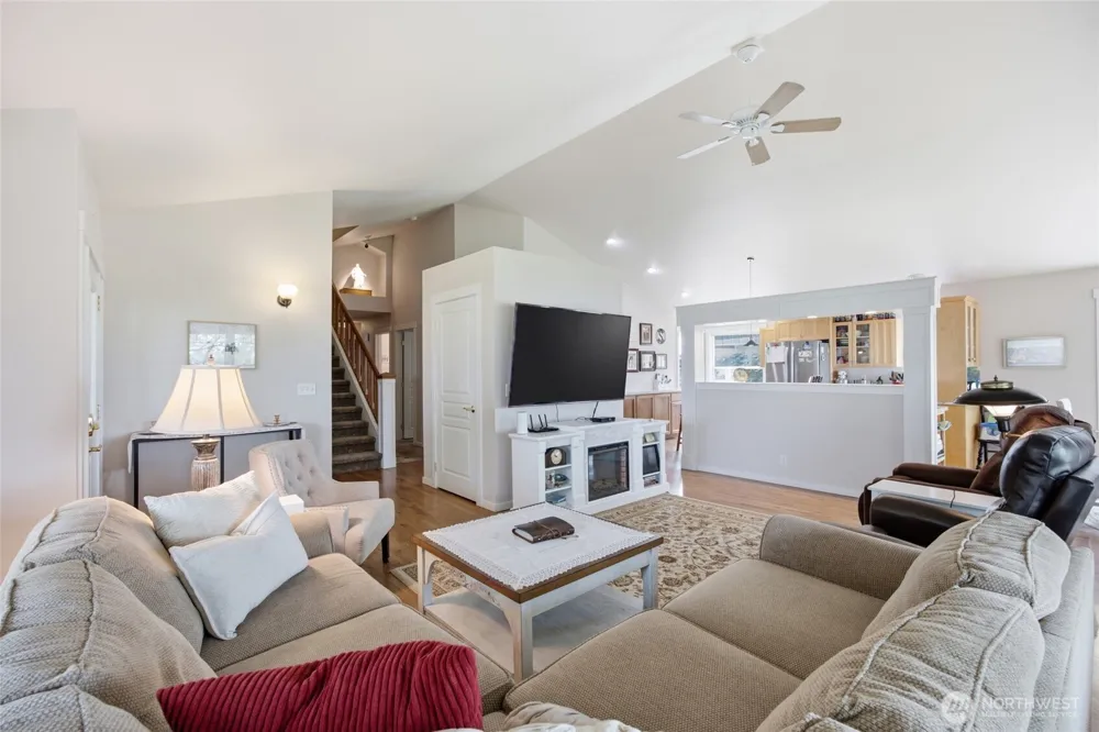 7203 Dahl NE Moses Lake, WA 98837