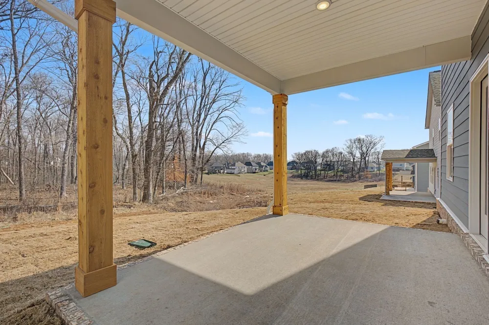 1353 English Oak Drive Clarksville, TN 37043