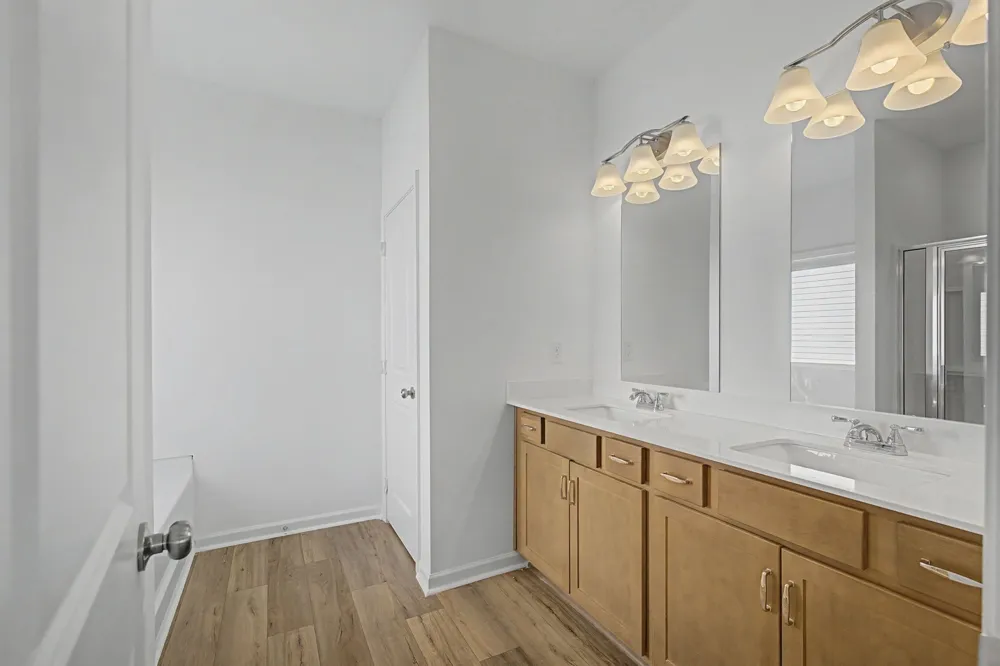 1353 English Oak Drive Clarksville, TN 37043