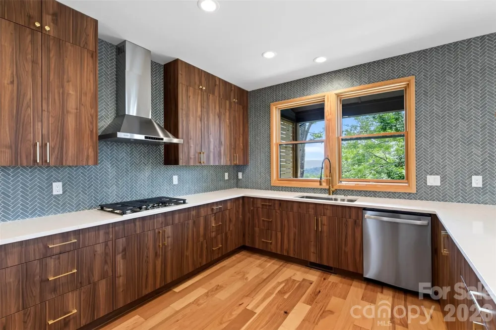 27 Denali Drive Asheville, NC 28806
