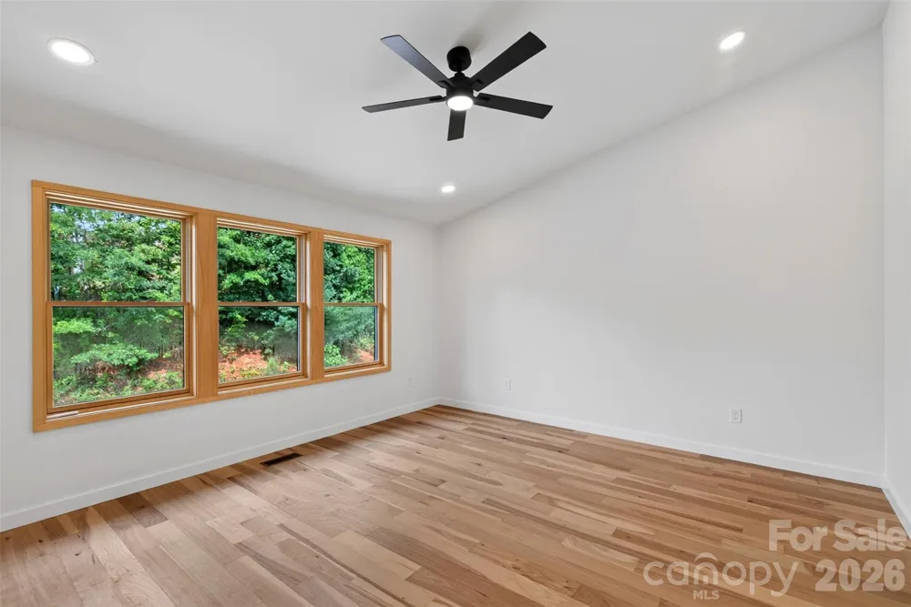 27 Denali Drive Asheville, NC 28806