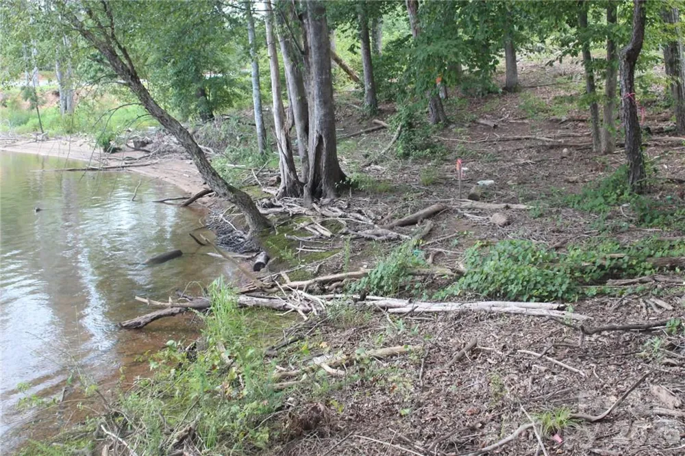 1792 Waters Edge Drive #61 Granite Falls, NC 28630