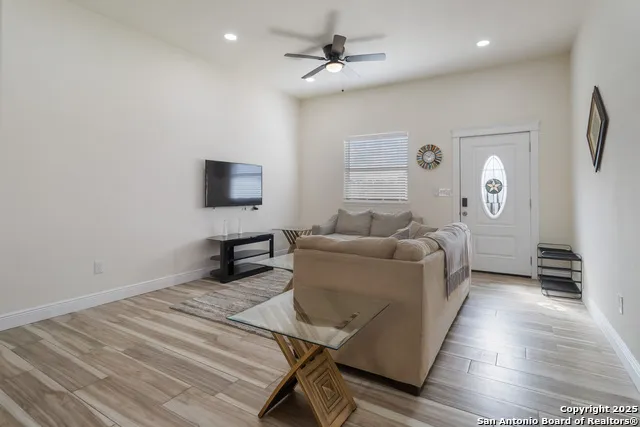 567 Hummingbird Canyon Lake, TX 78133