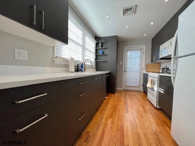 9615 Winchester Ave Margate, NJ 08402
